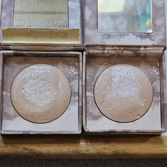2 x Urban Decay LUMINOUS Shimmering Powder For Face and Body